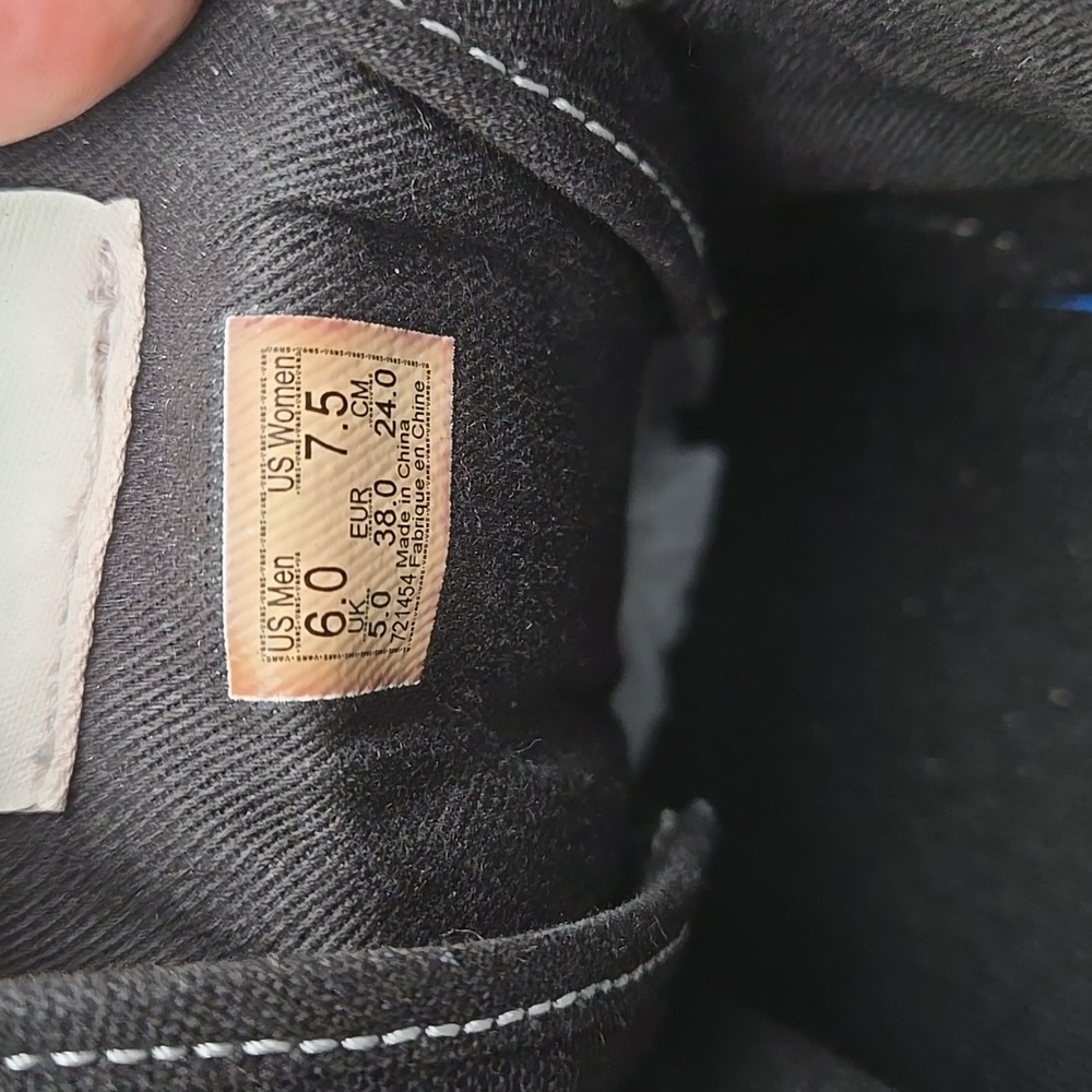 Vans - Sentry WC Hi Top Sneaker in Black/Marshmallow - Picture 6 of 6